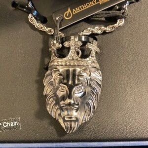 NWB NWT Anthony Jacobs stainless steel silver tone lions head with crystal crown